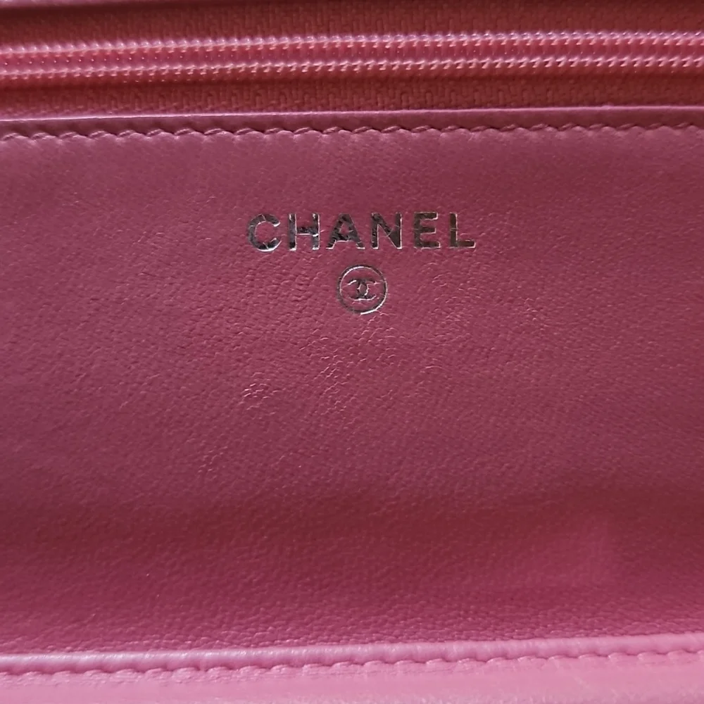 Chanel Wallet on a Chain - Picture 5 of 7